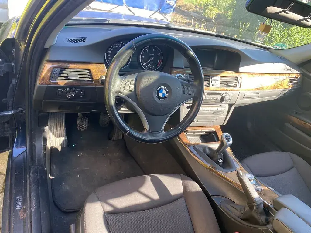 Gebraucht BMW 325 197 PS (144 kW) 2008 Blau Limousine