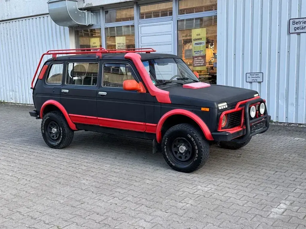 Gebraucht Lada niva 83 PS (61 kW) 2013 SUV