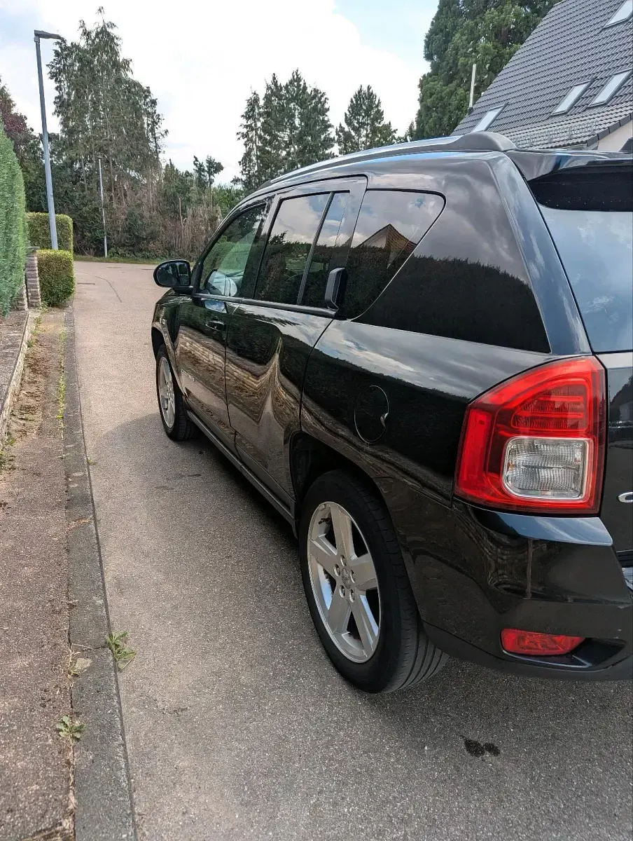 Gebraucht Jeep Compass 163 PS (119 kW) 2011 SUV