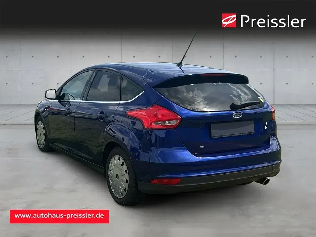 Używany Ford Focus Titanium 150 KM (110 kW) 2016 Niebieski Sedan/Limuzyna