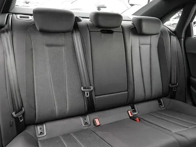 Gebraucht Audi A4 Advanced 204 PS (150 kW) 2022 Grau Limousine