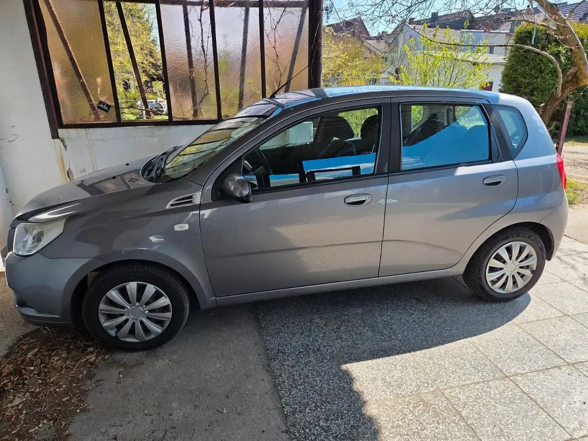 Używany Chevrolet Aveo 80 KM (58 kW) 2010 Szary Hatchback