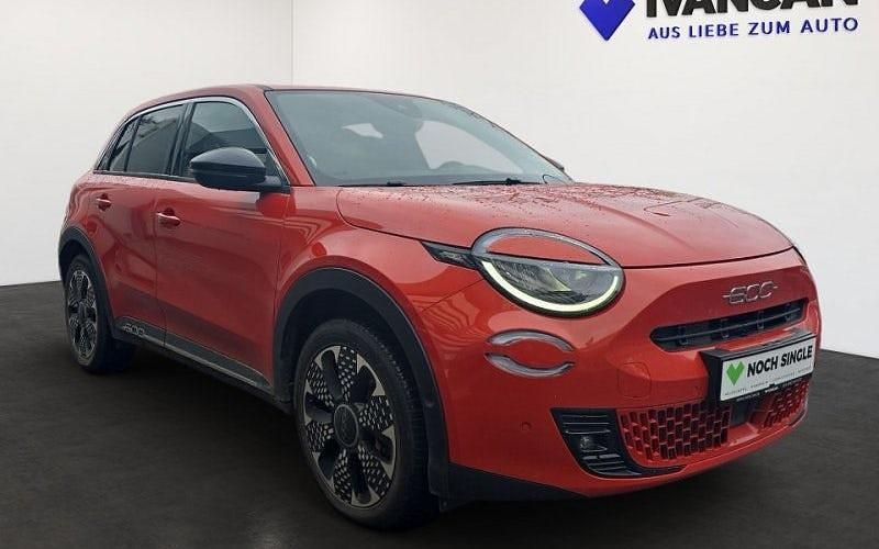 Gebraucht Fiat 600E La Prima 114 kW (156 PS) 2023 Sun of italy orange SUV