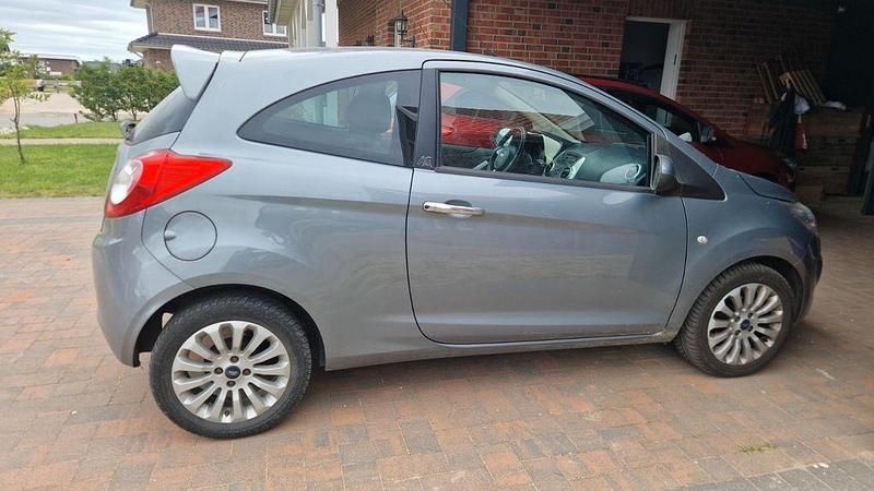 Grau Gebraucht 2010 Ford Ka Titanium Kleinwagen | 2.100 € (Guter Preis) - Bild 1/4