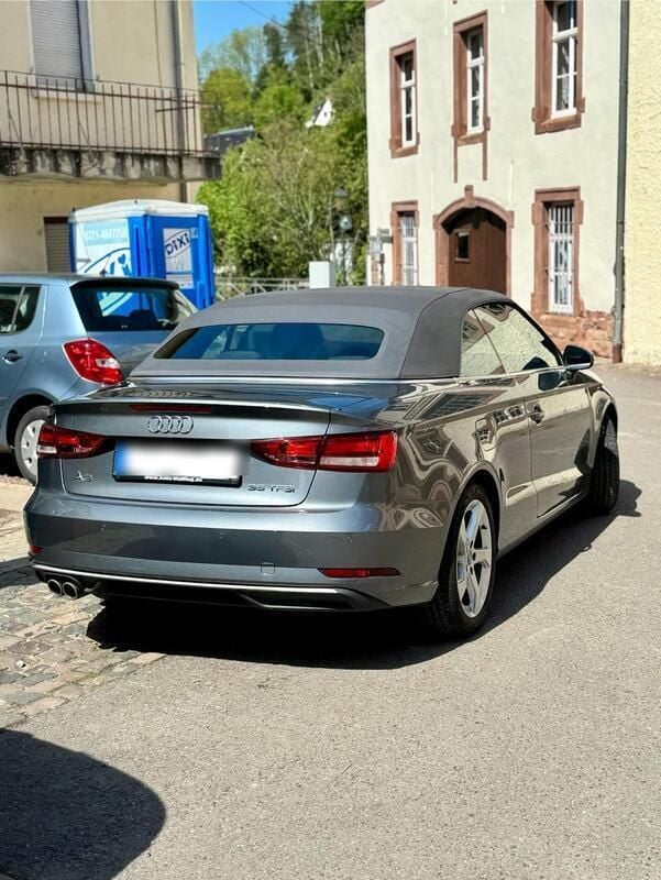 Grau Gebraucht 2020 Audi A3 Cabriolet Design Cabrio | 26.500 € (Guter Preis) - Bild 1/4