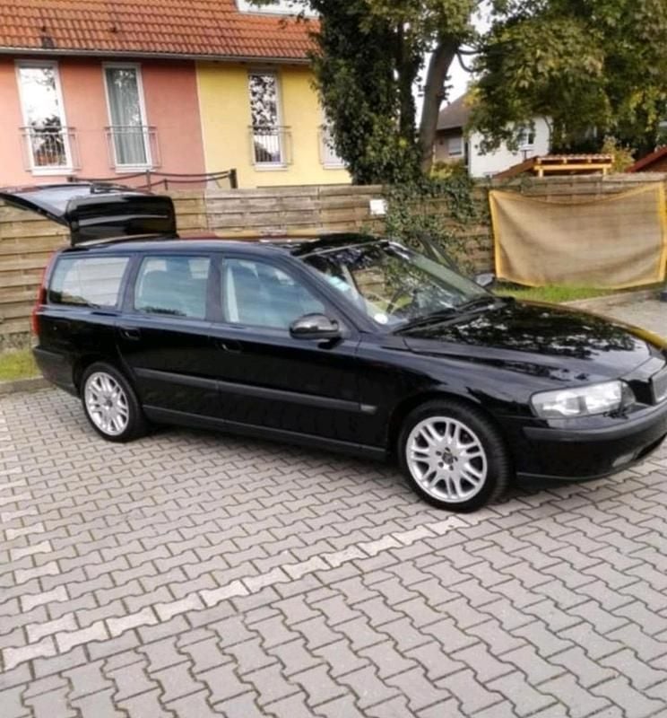 Schwarz Gebraucht 2000 Volvo V70 Kombi | 4.500 € (Guter Preis) - Bild 1/4