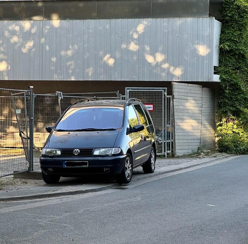 Gebraucht 1999 VW Sharan Van / Kleinbus | 1.500 € - Bild 1/4
