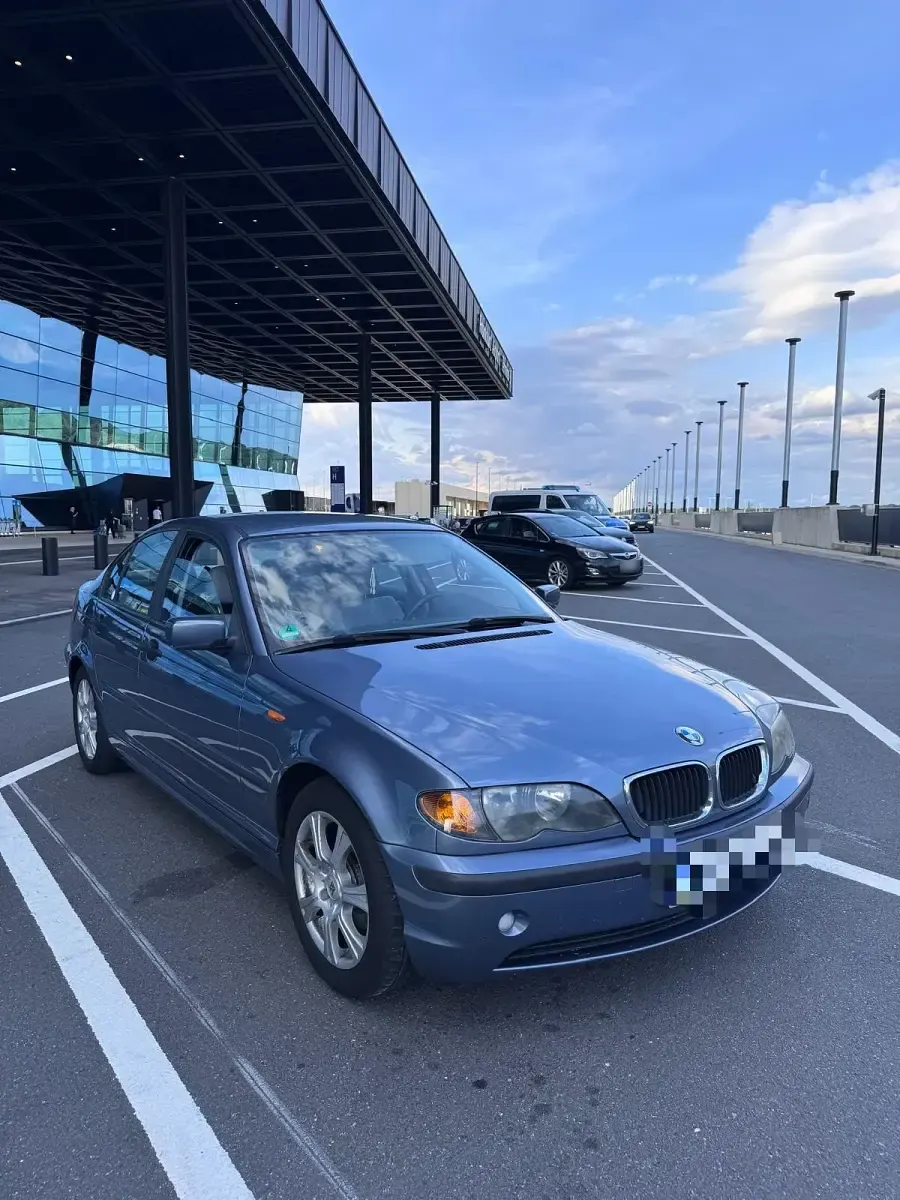 Gebraucht BMW 318 143 PS (105 kW) 2003 Blau Limousine