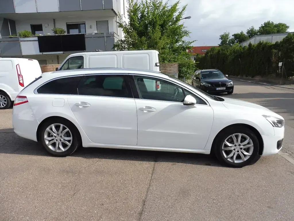 Gebraucht Peugeot 508 SW Allure 140 PS (102 kW) 2015 Weiß Kombi