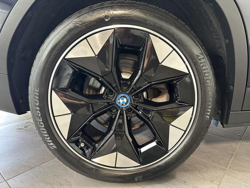 Gebraucht BMW iX3 Impressive 210 kW (286 PS) 2021 Carbonschwarz SUV