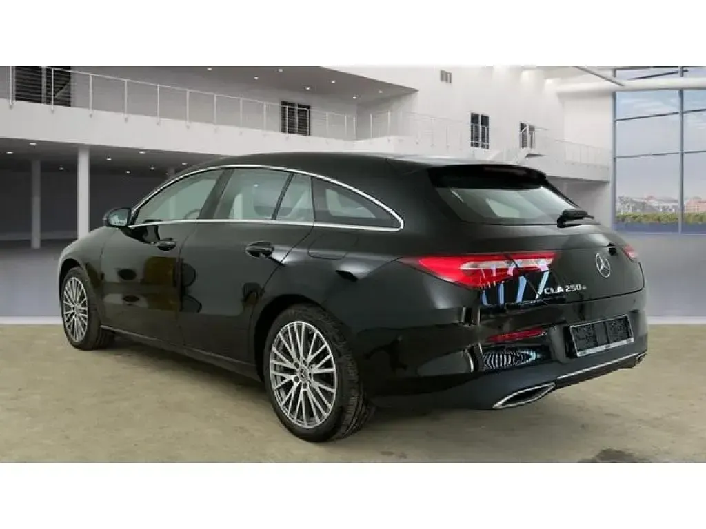 Gebraucht Mercedes CLA250e Shooting Brake 218 PS (160 kW) 2021 Nachtschwarz Kombi