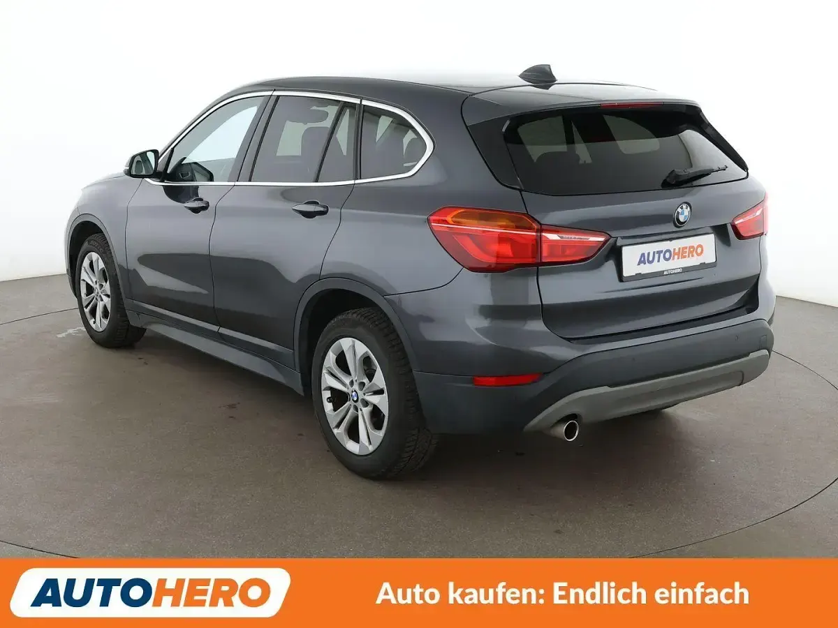 Gebraucht BMW X1 Advantage 140 PS (102 kW) 2018 Grau SUV
