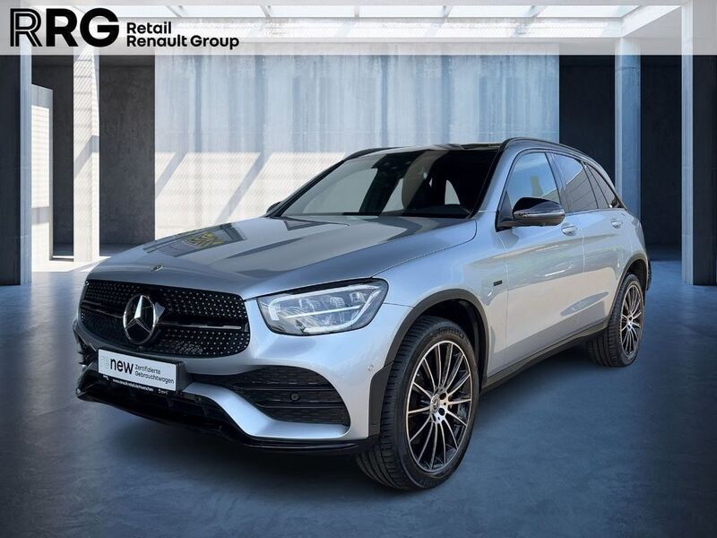 Hightechsilber metallic (sil Gebraucht 2020 Mercedes GLC300e AMG line SUV | 40.490 € (Etwas zu teuer) - Bild 1/4