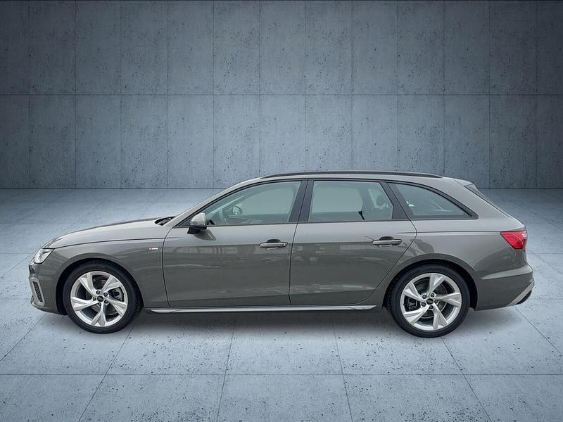 Gebraucht Audi A4 S-Line 136 PS (100 kW) 2024 Chronosgrau metallic Kombi