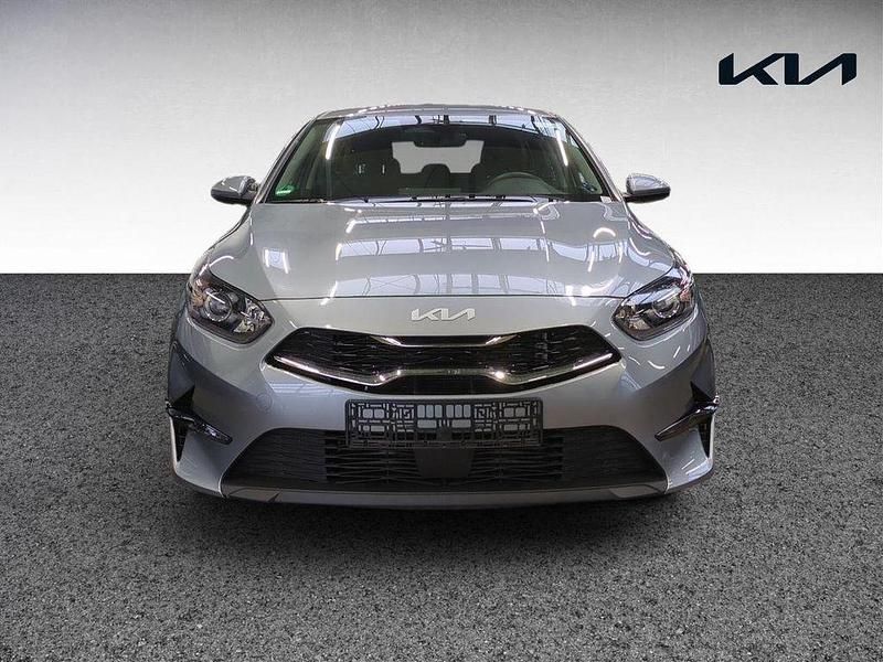 Gebraucht Kia Ceed Comfort 141 PS (103 kW) 2025 Silber Kleinwagen