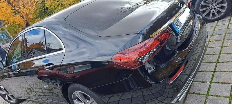 Gebraucht Mercedes E200 197 PS (144 kW) 2021 Schwarz Limousine