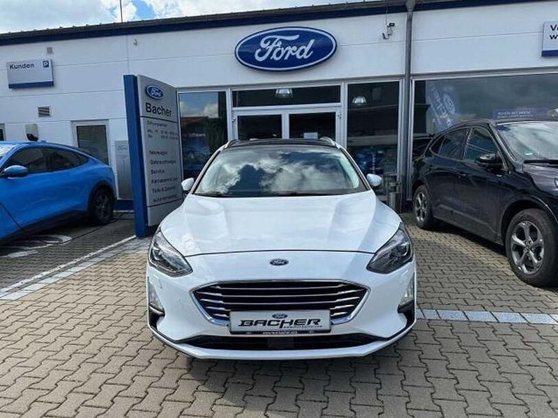 Gebraucht Ford Focus Titanium 182 PS (133 kW) 2019 Frost weiß Kombi