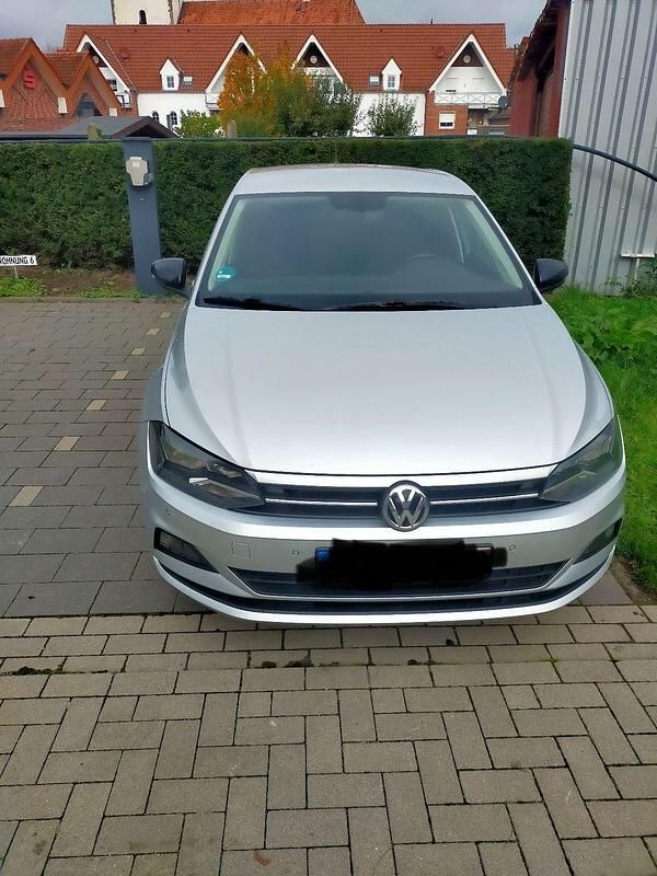 Grau Gebraucht 2019 VW Polo IQ Drive Kleinwagen | 12.800 € (Fairer Preis) - Bild 1/4