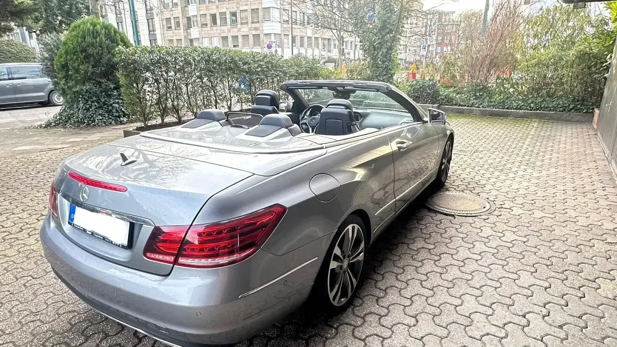 Gebraucht Mercedes E220 Avantgarde 170 PS (125 kW) 2014 Silber Cabrio