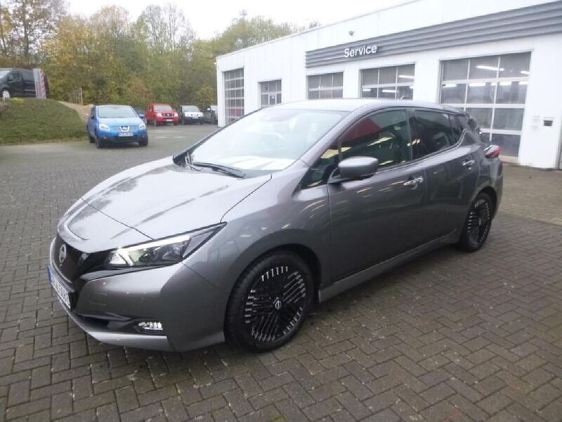 Gebraucht Nissan Leaf N-Connecta 110 kW (150 PS) 2024 Gun metallic (m) Kleinwagen