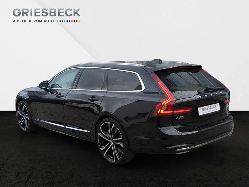 Gebraucht Volvo V90 Ultimate 197 PS (144 kW) 2024 Onyx black / metallic Kombi