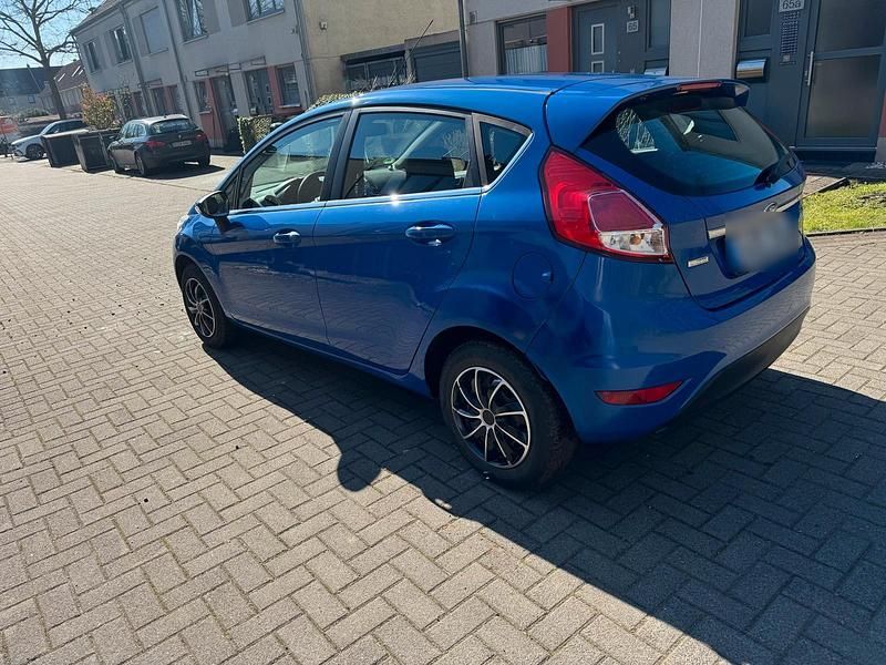 Gebraucht Ford Fiesta 2013 Blau Kleinwagen