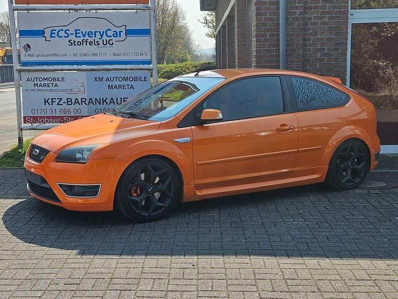 Używany Ford Focus ST 226 KM (166 kW) 2007 Pomarańczowy Sedan/Limuzyna