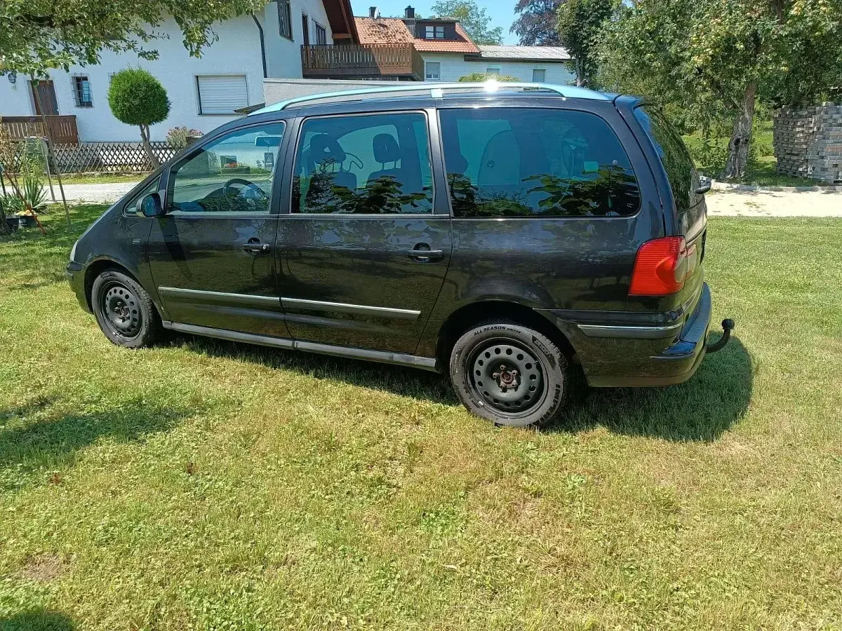 Gebraucht VW Sharan 161 PS (118 kW) 2004 Schwarz Van / Kleinbus