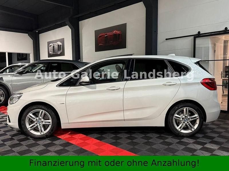Gebraucht BMW 225 Active Tourer Sport Line 231 PS (169 kW) 2015 Weiß Van / Kleinbus