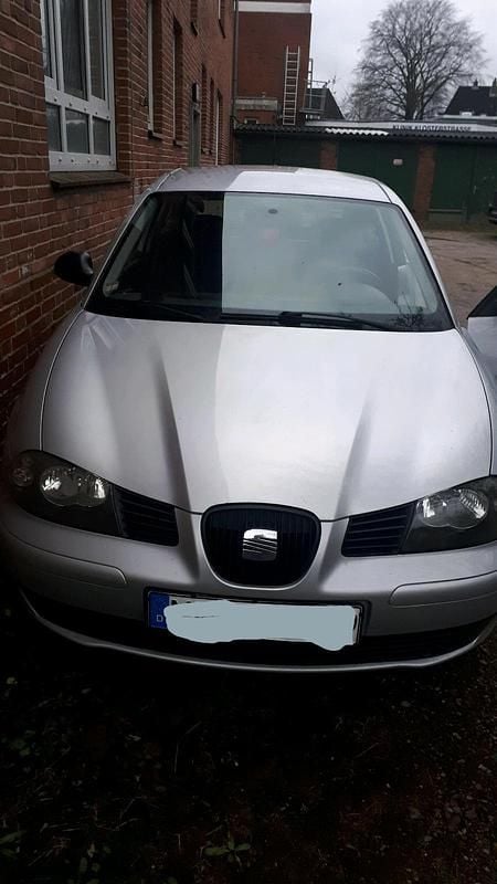 Silber Gebraucht 2002 Seat Ibiza Kleinwagen | 499 € (Superpreis) - Bild 1/4