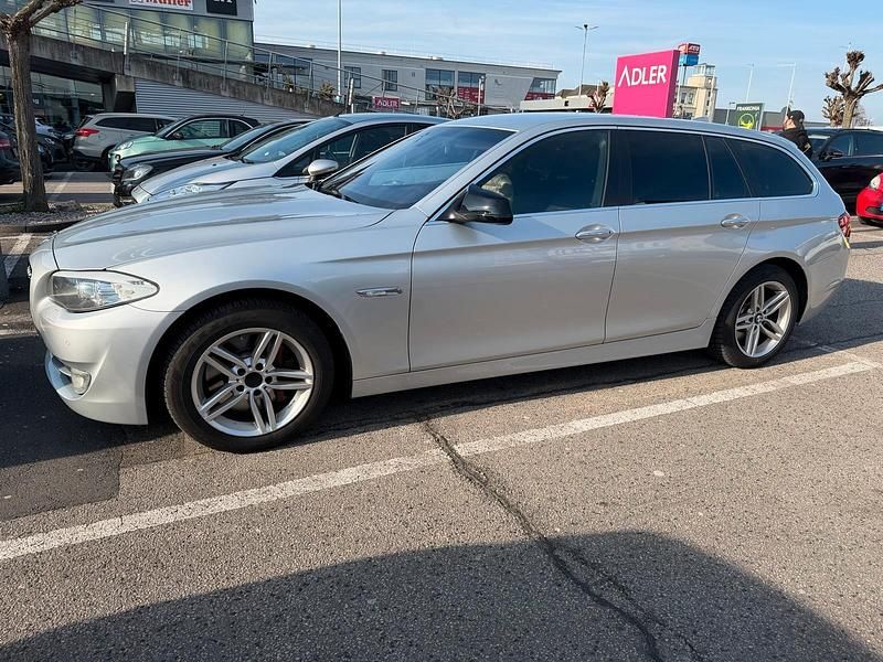 Gebraucht BMW 525 218 PS (160 kW) 2012 Silber Kombi