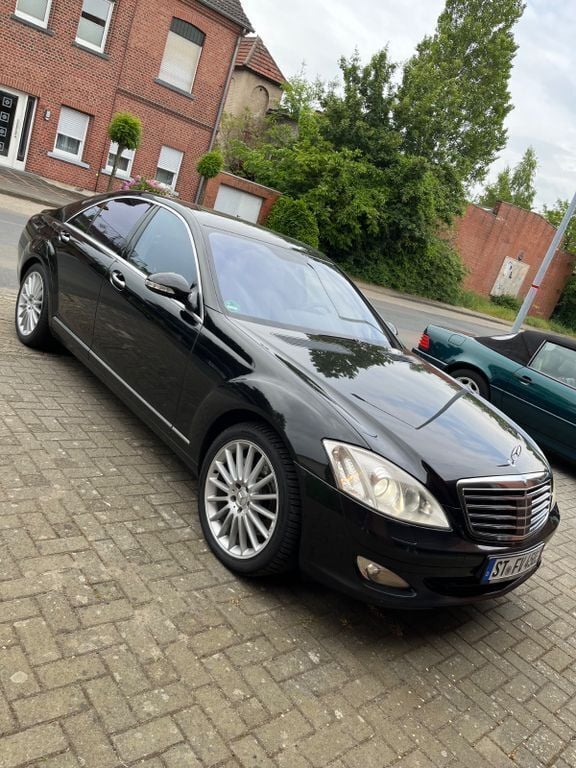 Schwarz Gebraucht 2007 Mercedes S450 Limousine | 7.250 € - Bild 1/4