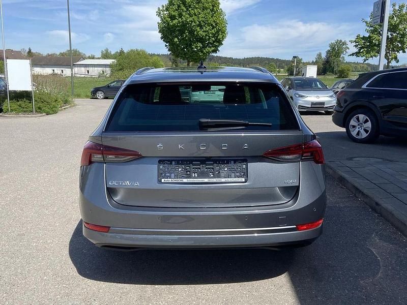 Gebraucht Skoda Octavia Style 190 PS (139 kW) 2022 Grau Kombi