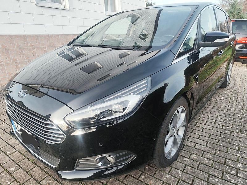 Gebraucht Ford S-MAX Titanium 179 PS (131 kW) 2016 Schwarz Van / Kleinbus