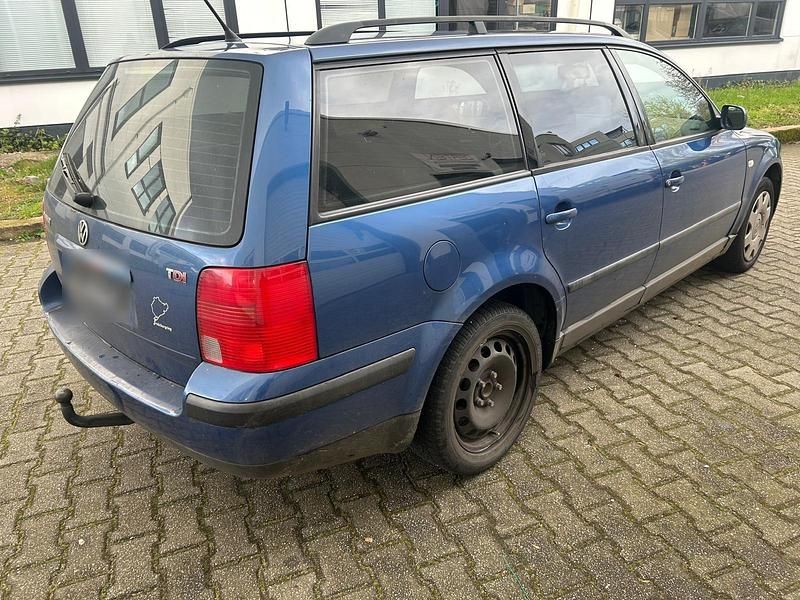 Gebraucht VW Passat 115 PS (84 kW) 1999 Blau Kombi