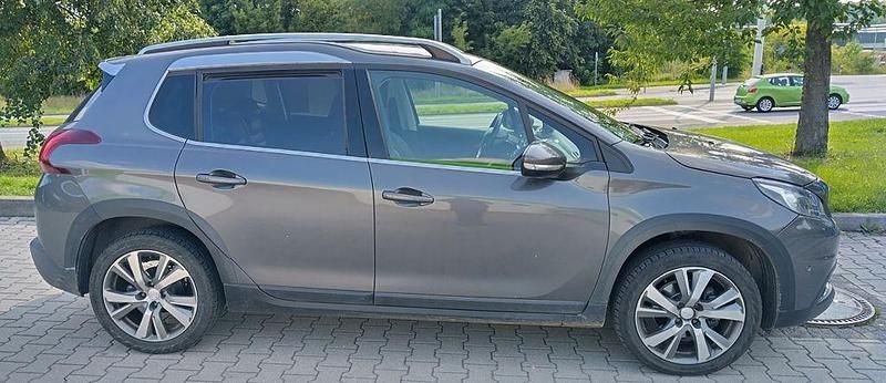 Grau Gebraucht 2018 Peugeot 2008 Allure SUV | 11.250 € (Guter Preis) - Bild 1/4