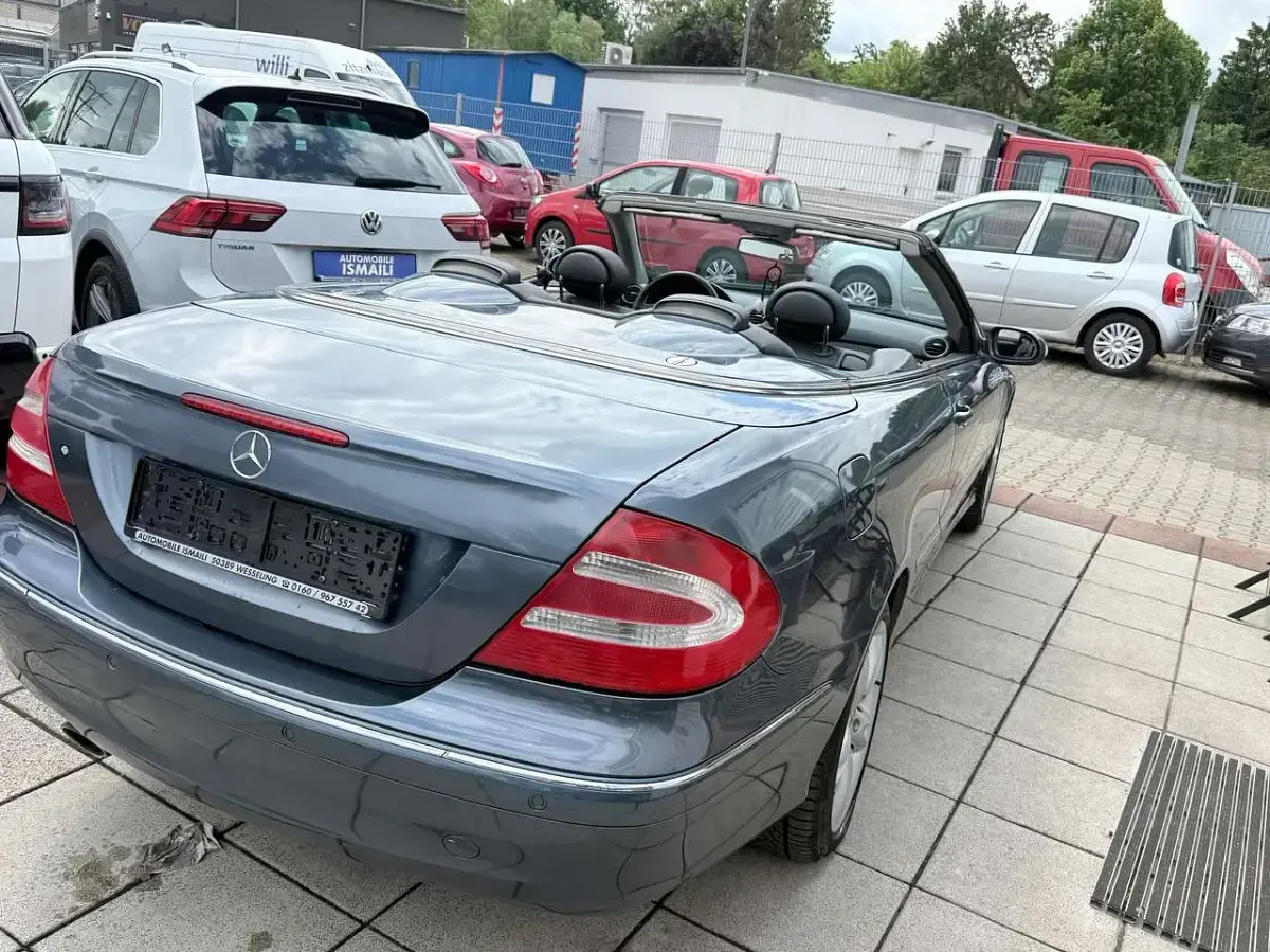 Gebraucht Mercedes CLK200 163 PS (119 kW) 2006 Blau Cabrio