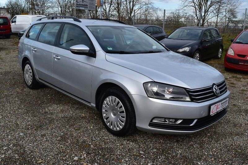 Silber Gebraucht 2011 VW Passat Trendline Kombi | 5.990 € (Fairer Preis) - Bild 1/4