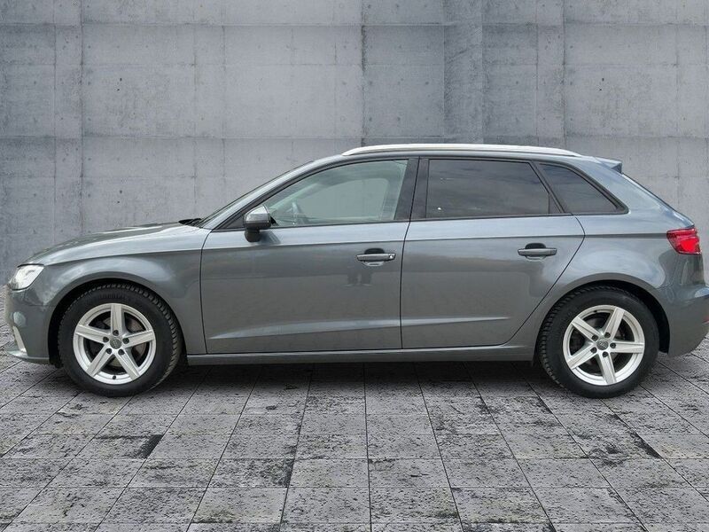 Gebraucht Audi A3 Sportback Sport 150 PS (110 kW) 2020 Grau Kleinwagen