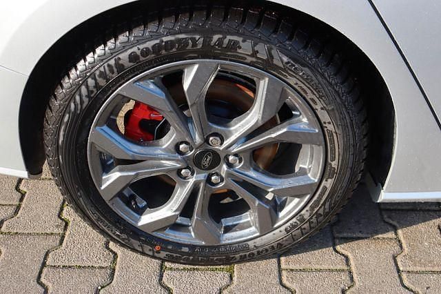 Neu Ford Focus ST-Line X 155 PS (114 kW) 2025 Moondust silver metallic Kombi