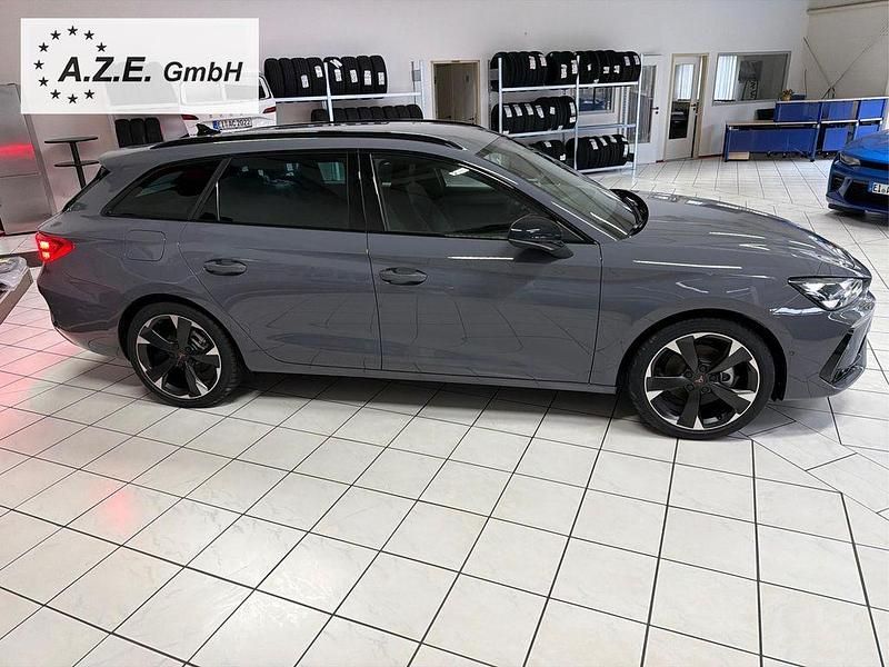 Neu Cupra Leon 150 PS (110 kW) 2026 Grau Limousine