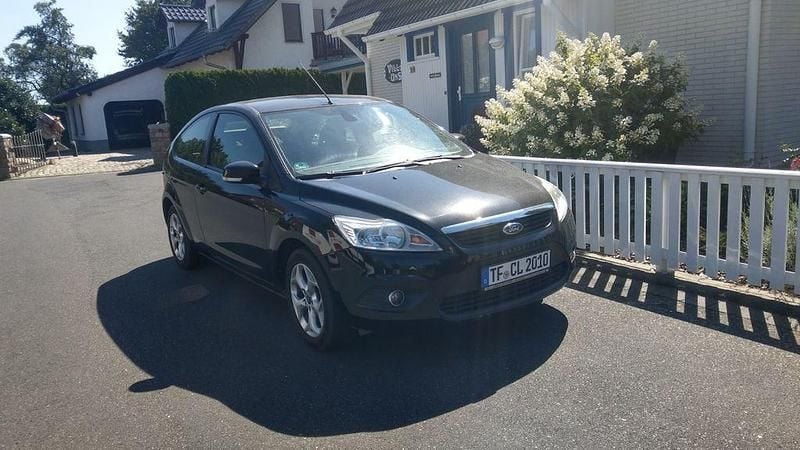 Schwarz Gebraucht 2008 Ford Focus Ambiente Limousine | 1.900 € (Guter Preis) - Bild 1/4