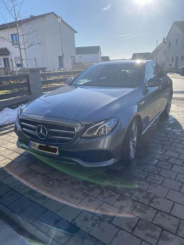 Gebraucht Mercedes E220 Avantgarde 194 PS (142 kW) 2019 Silber Limousine