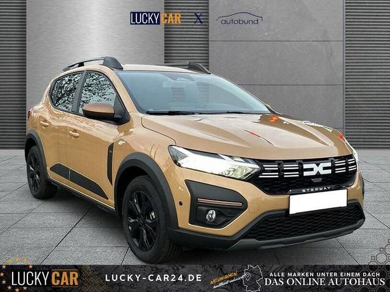 Neu Dacia Sandero Stepway 110 PS (80 kW) 2025 Beige SUV