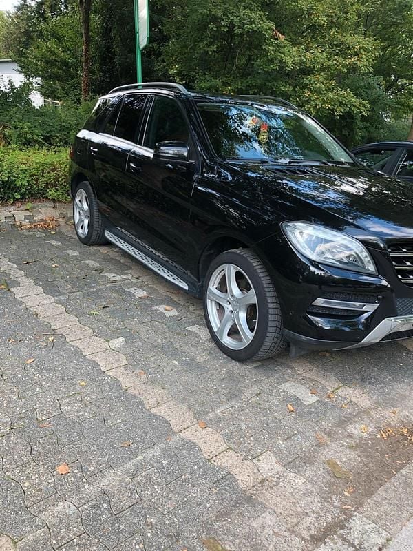 Gebraucht Mercedes ML350 258 PS (189 kW) 2013 Schwarz SUV
