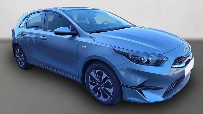 Gebraucht Kia Ceed Silver 140 PS (102 kW) 2025 Silber Kleinwagen