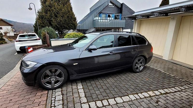 Gebraucht BMW 325 Sport Line 197 PS (144 kW) 2008 Grau Kombi