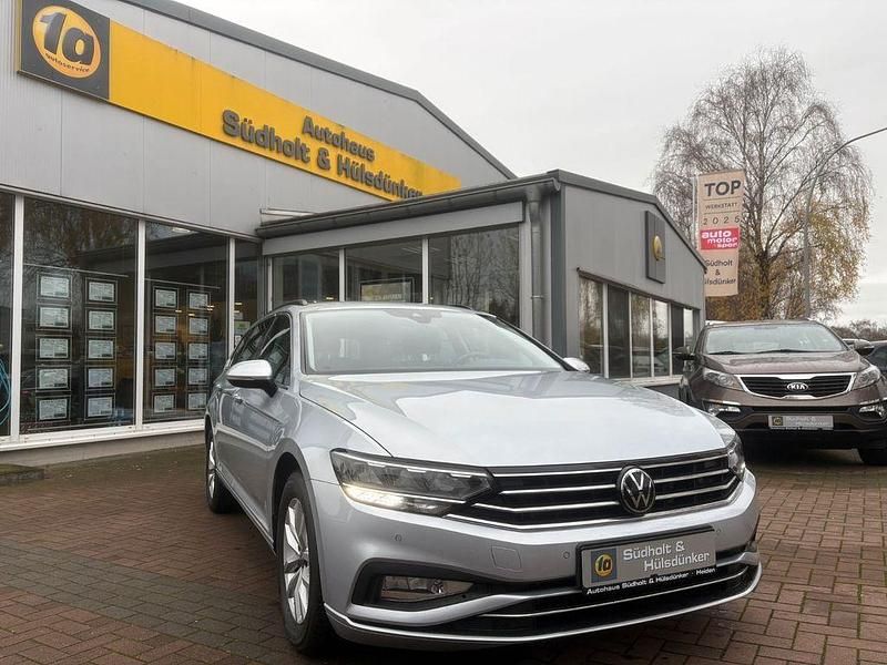 Scale silver metallic Gebraucht 2023 VW Passat Business Kombi | 27.600 € (Teuer) - Bild 1/4