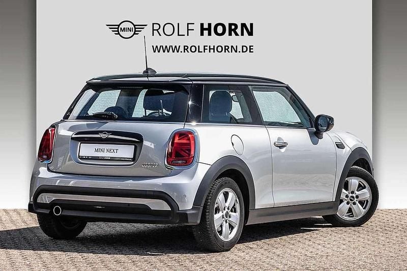 Używany Mini Cooper Essential 136 KM (100 kW) 2023 Srebrny Hatchback