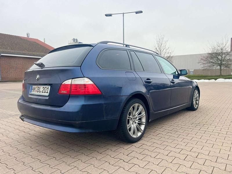 Gebraucht BMW 530 235 PS (172 kW) 2008 Blau Kombi